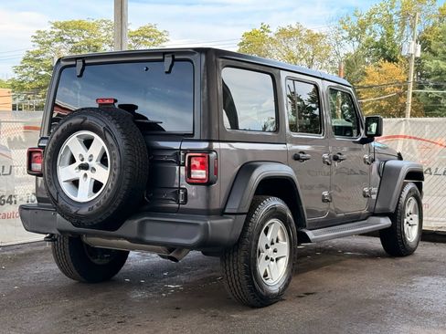 Used 2018 Jeep Wrangler Unlimited Sport S image 9