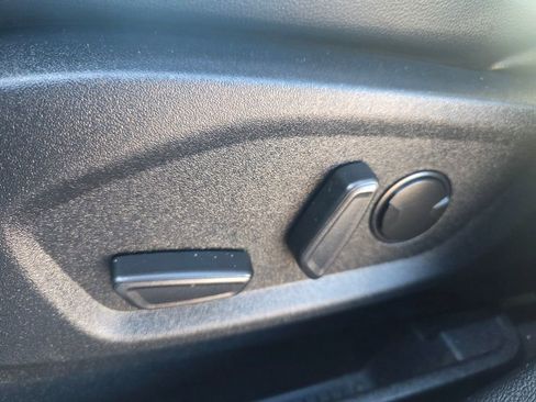 Used 2022 Ford Edge Titanium w/ Equipment Group 301A AWD/4WD image 29