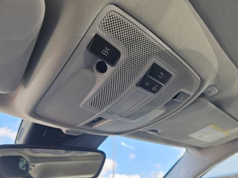 Used 2018 INFINITI QX30 Premium w/ Technology Package image 32