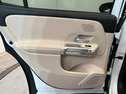 New 2026 Mercedes-Benz GLB 250 4MATIC image 18