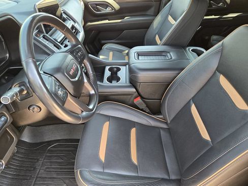 Used 2023 GMC Yukon XL AT4 w/ AT4 Premium Package AWD/4WD image 18