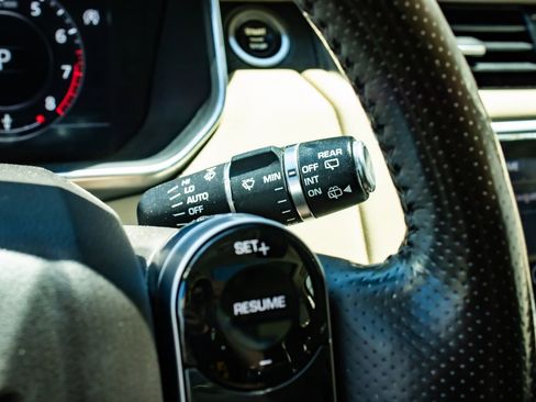 Used 2019 Land Rover Range Rover Sport HSE AWD/4WD image 24