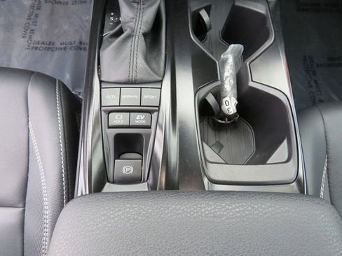 Certified 2025 Toyota Camry SE w/ Convenience Package image 22