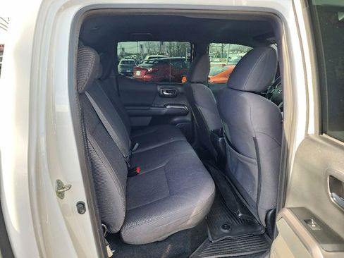 Used 2018 Toyota Tacoma TRD Off-Road image 14