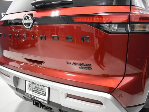 Used 2023 Nissan Pathfinder Platinum AWD/4WD image 12