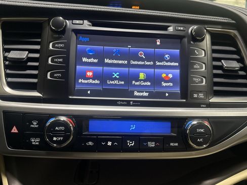 Used 2015 Toyota Highlander XLE AWD/4WD image 20