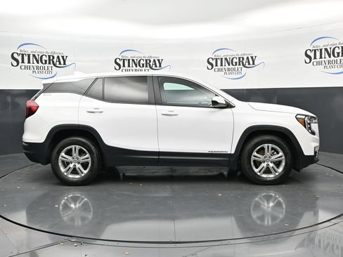 Used 2024 GMC Terrain SLE FWD image 8