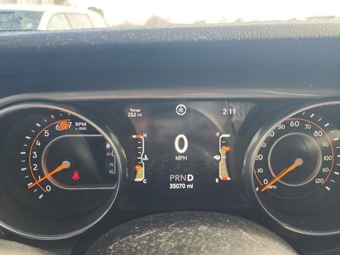 Used 2018 Jeep Wrangler Unlimited Sahara image 14