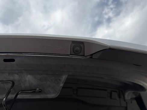 Used 2023 Ford F150 Lightning XLT image 18