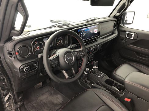 Certified 2024 Jeep Wrangler Unlimited Rubicon AWD/4WD image 15
