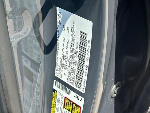 Certified 2025 Toyota Tacoma SR5 AWD/4WD image 36