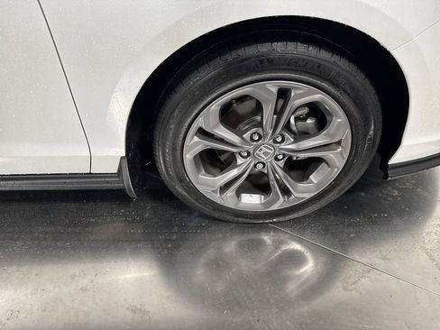 Certified 2024 Honda Accord EX image 15