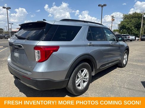 Used 2021 Ford Explorer XLT w/ Equipment Group 202A AWD/4WD image 2
