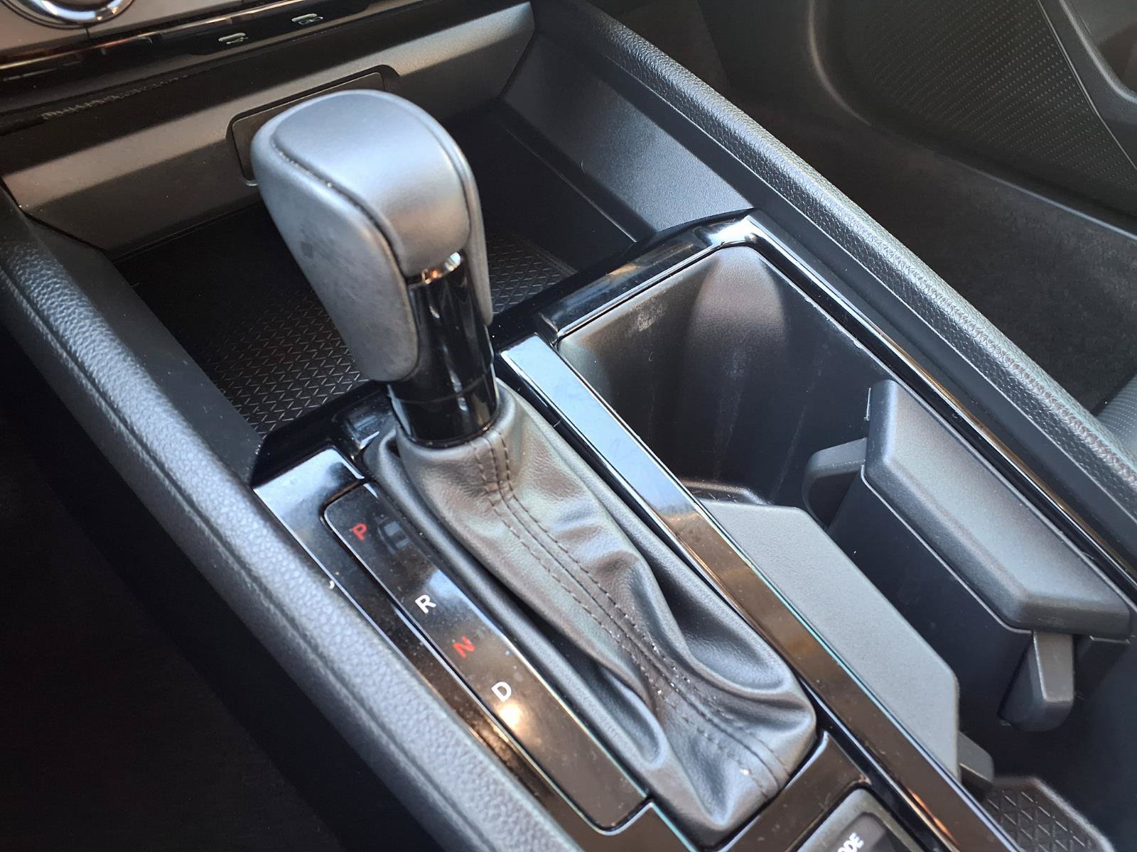 Used 2016 Honda Pilot Touring image 11