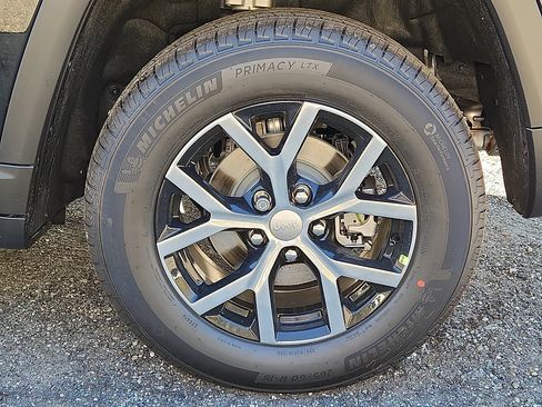 New 2025 Jeep Grand Cherokee Limited image 5