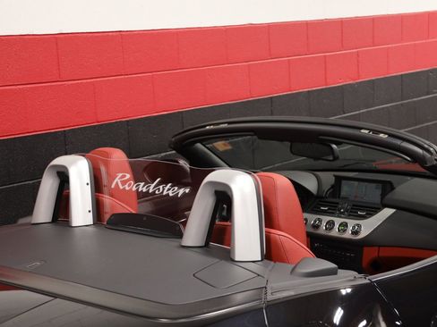 Used 2012 BMW Z4 sDrive28i w/ M Sport Pkg image 10