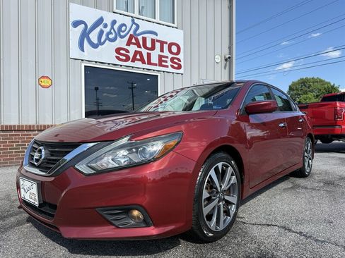 Used 2016 Nissan Altima 2.5 SR FWD image 1