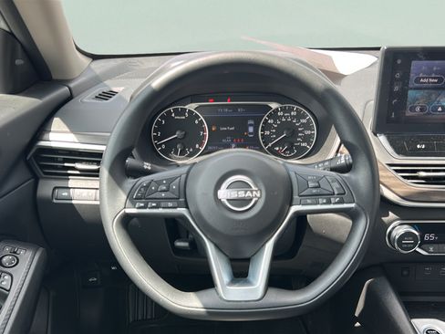 Used 2025 Nissan Altima 2.5 SV w/ SV Special Edition Package AWD/4WD image 16