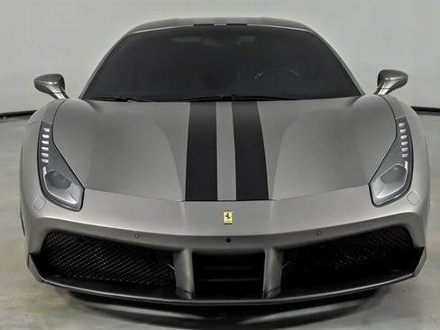 Used 2018 Ferrari 488 GTB RWD image 5