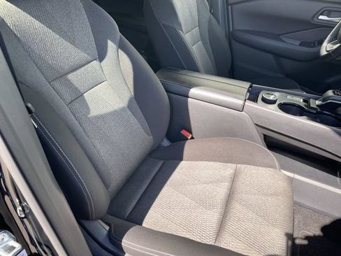 Used 2025 Nissan Rogue SV AWD/4WD image 23