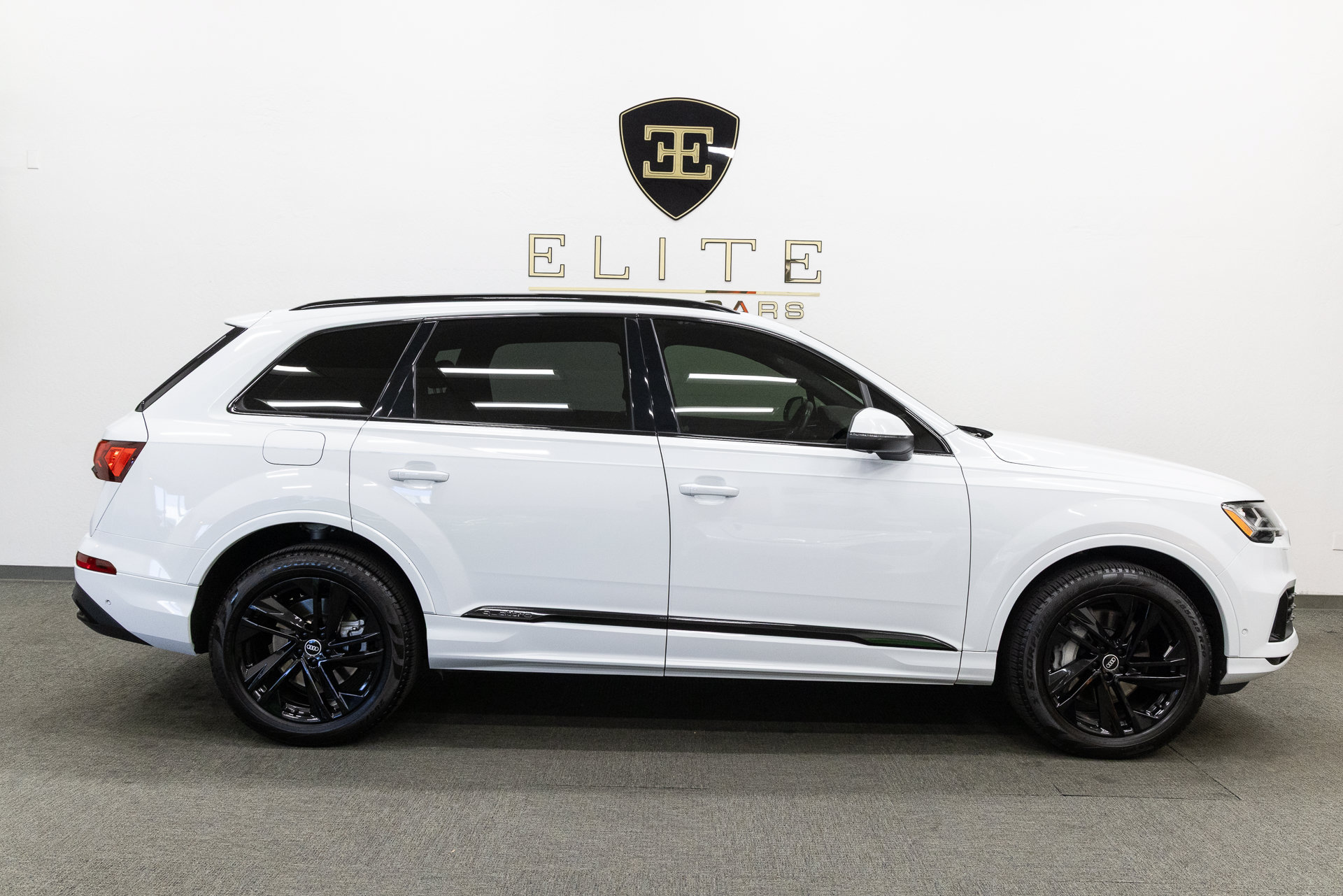 Used 2021 Audi Q7 3.0T Premium AWD/4WD image 10