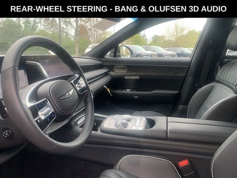 Used 2025 Genesis G90 3.5T AWD/4WD image 5