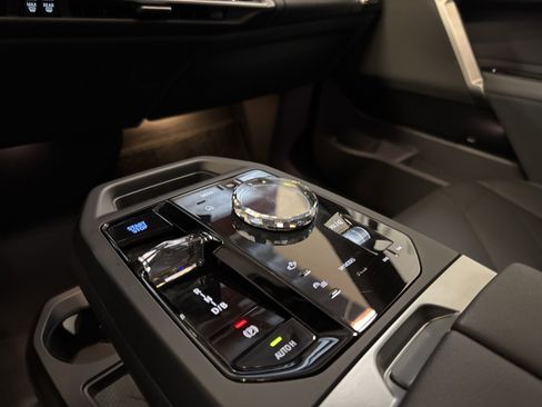 Used 2025 BMW iX xDrive50 w/ Premium Package image 38