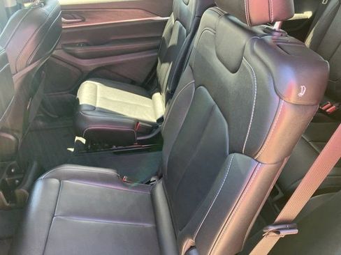 Certified 2023 Jeep Grand Cherokee L Limited AWD/4WD image 24