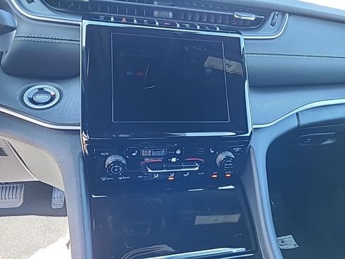 New 2025 Jeep Grand Cherokee L Altitude image 36