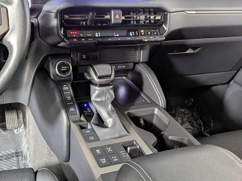 Used 2024 Toyota Land Cruiser image 42