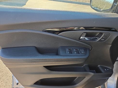 Used 2019 Honda Pilot Elite image 14
