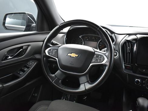 Used 2022 Chevrolet Traverse LT image 16