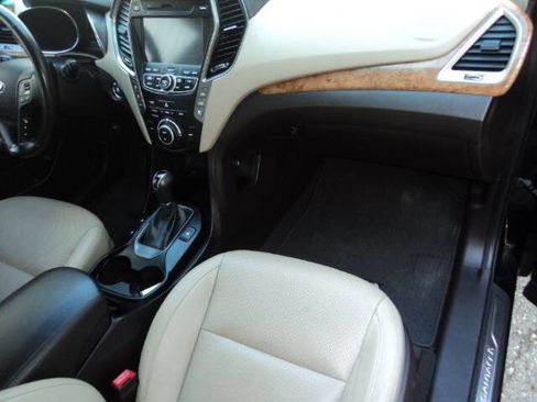Used 2016 Hyundai Santa Fe Limited w/ Option Group 04 FWD image 9