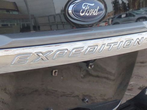 Used 2017 Ford Expedition Limited image 13