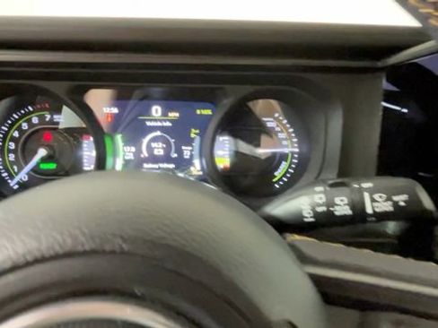 Used 2024 Jeep Wrangler Unlimited AWD/4WD image 28