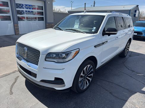 Used 2024 Lincoln Navigator L Reserve AWD/4WD image 2
