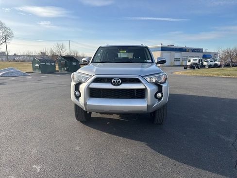 Used 2018 Toyota 4Runner SR5 image 5