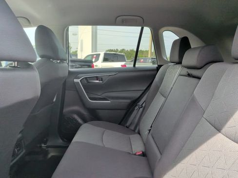 Used 2022 Toyota RAV4 XLE FWD image 26