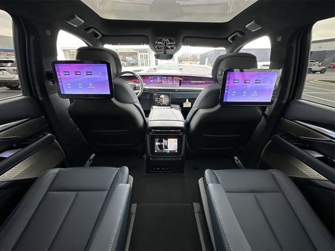 New 2025 Cadillac Escalade IQ Sport 2 image 29