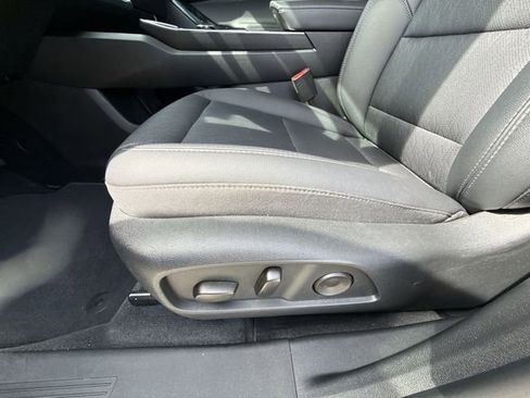 Used 2026 Chevrolet Equinox LT w/ Convenience Package II image 12