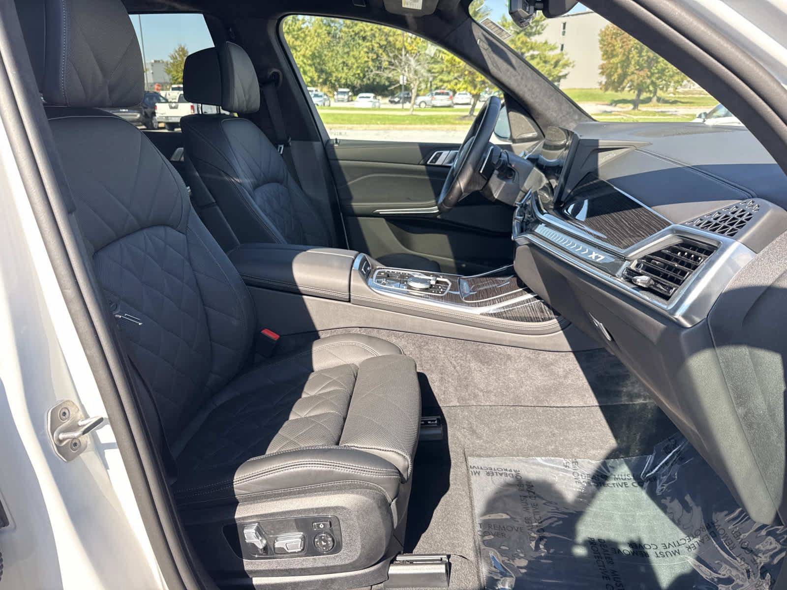 Used 2026 BMW X7 xDrive40i w/ M Sport Package AWD/4WD image 16
