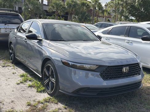 Used 2025 Honda Accord Sport image 1