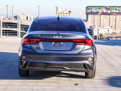 Used 2022 Kia Forte LXS image 5
