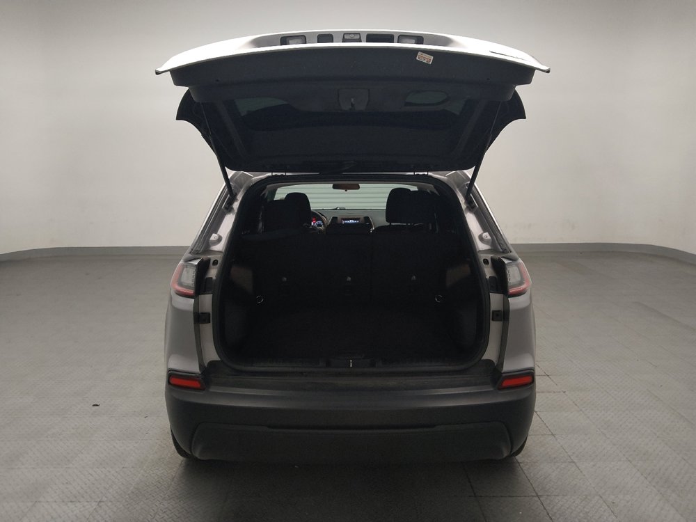Used 2020 Jeep Cherokee Latitude FWD image 29