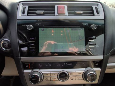 Used 2016 Subaru Outback 2.5i Limited image 19