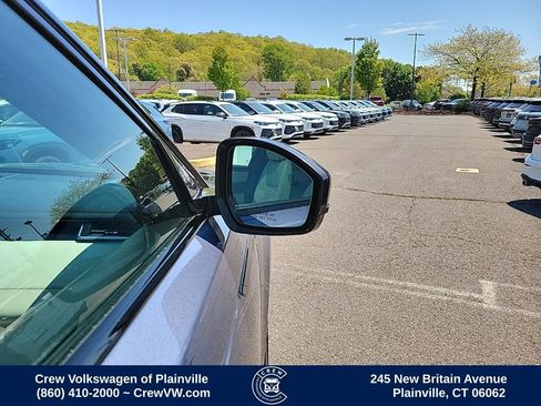 Used 2018 Land Rover Range Rover Velar R-Dynamic HSE AWD/4WD image 34