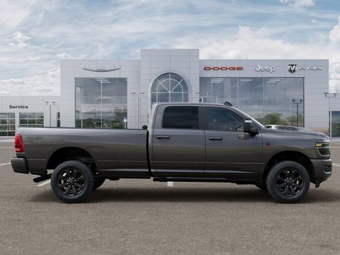 New 2026 RAM 2500 Laramie AWD/4WD image 22