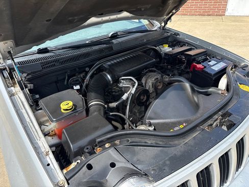 Used 2006 Jeep Grand Cherokee Laredo AWD/4WD image 21