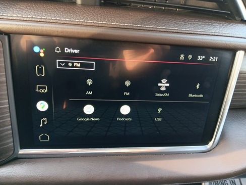 Used 2022 GMC Yukon Denali w/ Denali Premium Package image 15