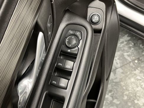 Certified 2024 GMC Terrain SLE w/ Driver Convenience Package image 8